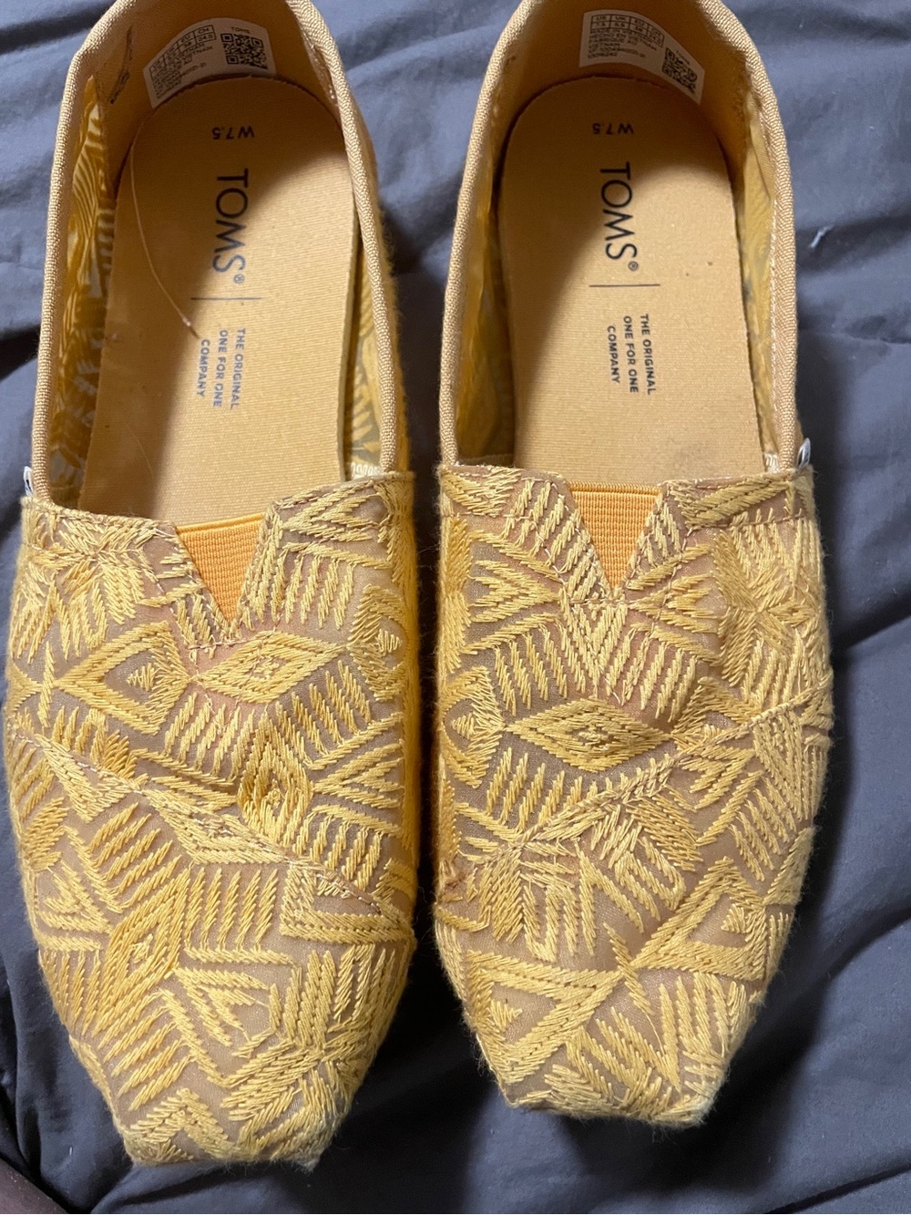 TOMS Yellow Embroidery on see thru mesh/Womens Slip-On Flats Shoes size W7.5